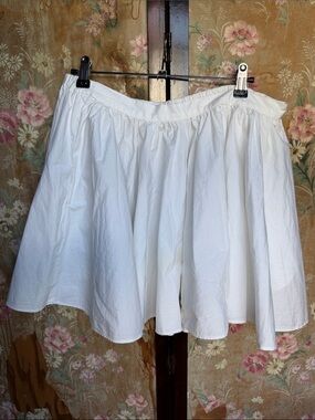 Free People White Full Skirt with Gathered Waist and Pockets